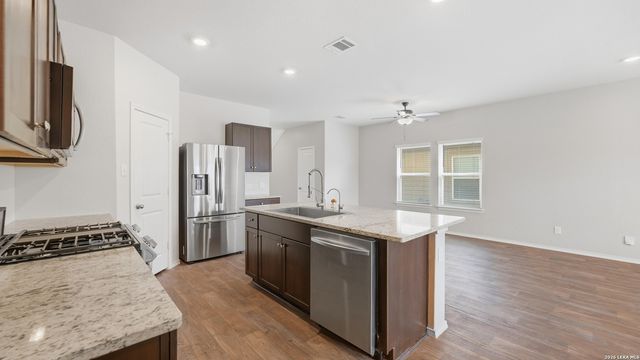 2924 PANTHER SPG, New Braunfels, TX 78130
