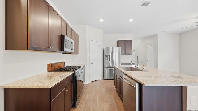 2924 PANTHER SPG, New Braunfels, TX 78130