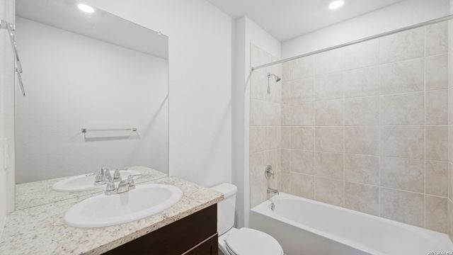 2924 PANTHER SPG, New Braunfels, TX 78130