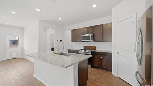 2924 PANTHER SPG, New Braunfels, TX 78130