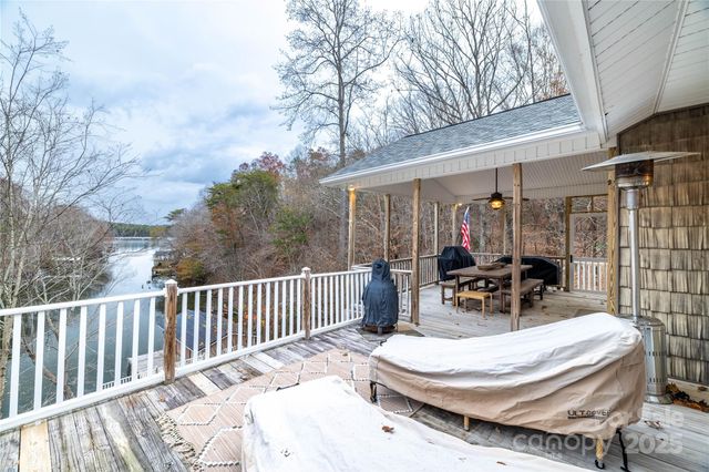 46827 Tall Whit Road, New London, NC 28127