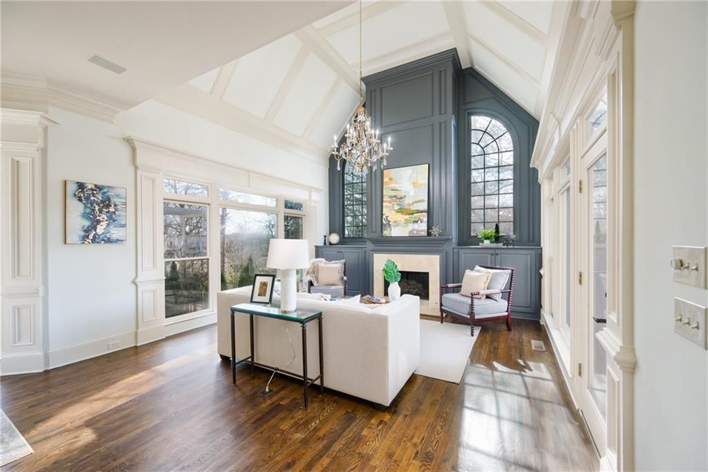 Image 20 of property listing at 2760 Sugarloaf Club Drive, Duluth, GA 30097