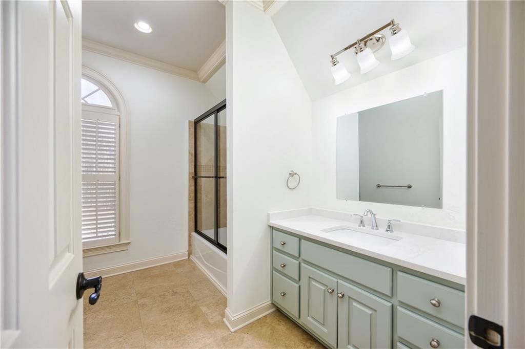 Image 37 of property listing at 2760 Sugarloaf Club Drive, Duluth, GA 30097