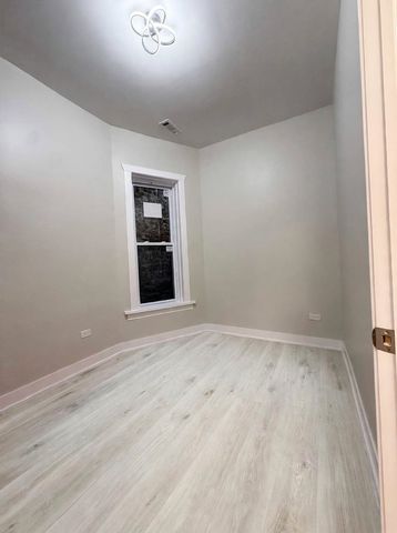 6039 S Eberhart Avenue 1, Chicago, IL 60637
