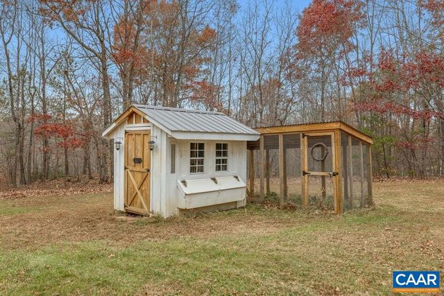 2615 DUCKS LAKE RIDGE RD, Scottsville, VA 24590