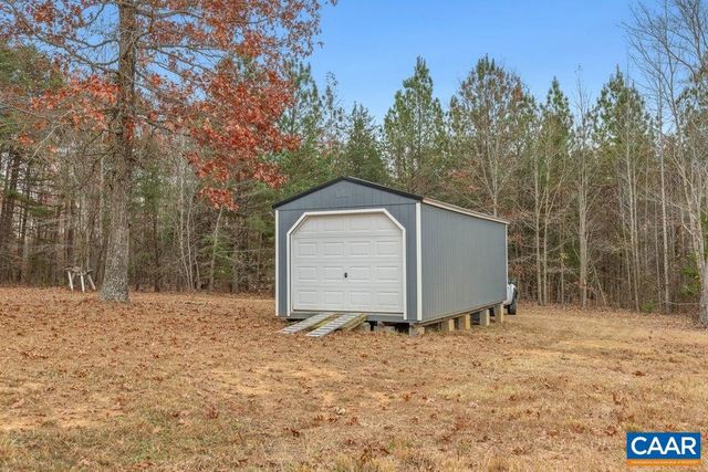 2615 DUCKS LAKE RIDGE RD, Scottsville, VA 24590