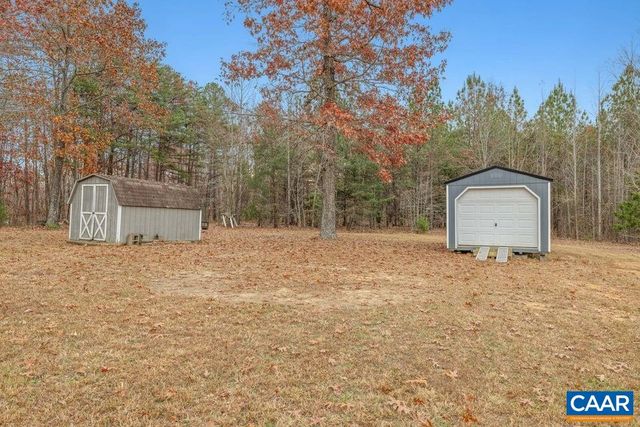 2615 DUCKS LAKE RIDGE RD, Scottsville, VA 24590