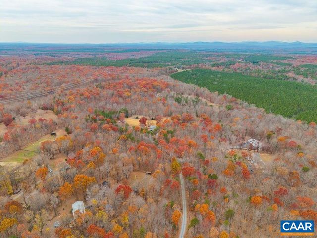 2615 DUCKS LAKE RIDGE RD, Scottsville, VA 24590