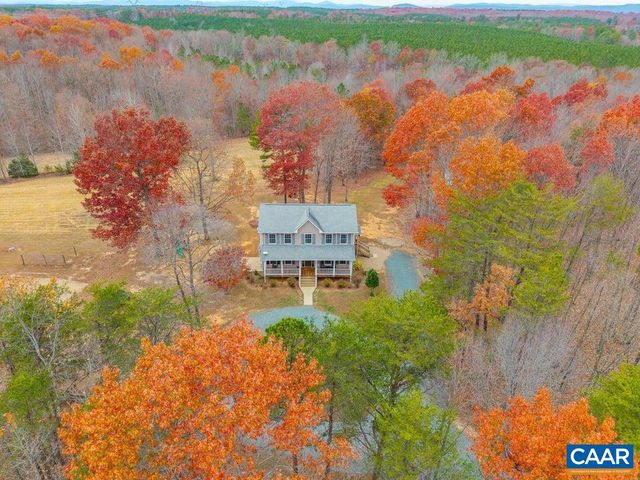 2615 DUCKS LAKE RIDGE RD, Scottsville, VA 24590