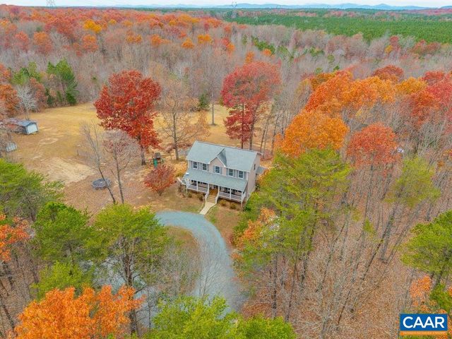 2615 DUCKS LAKE RIDGE RD, Scottsville, VA 24590