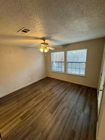 1432 Palmnold Circle W, Fort Worth, TX 76120