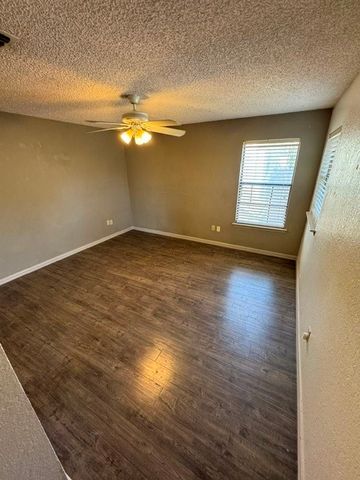 1432 Palmnold Circle W, Fort Worth, TX 76120