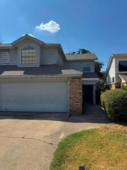 1432 Palmnold Circle W, Fort Worth, TX 76120