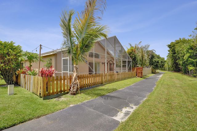 6817 Barnwell Drive, Boynton Beach, FL 33437