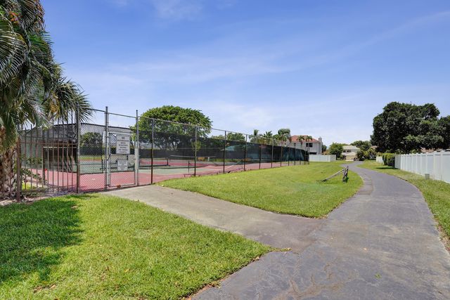 6817 Barnwell Drive, Boynton Beach, FL 33437