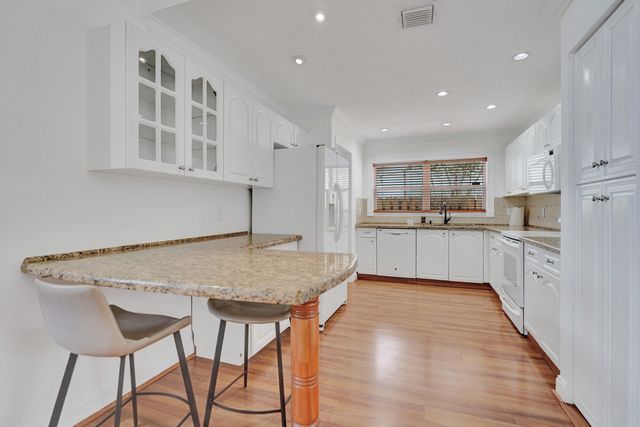 6817 Barnwell Drive, Boynton Beach, FL 33437