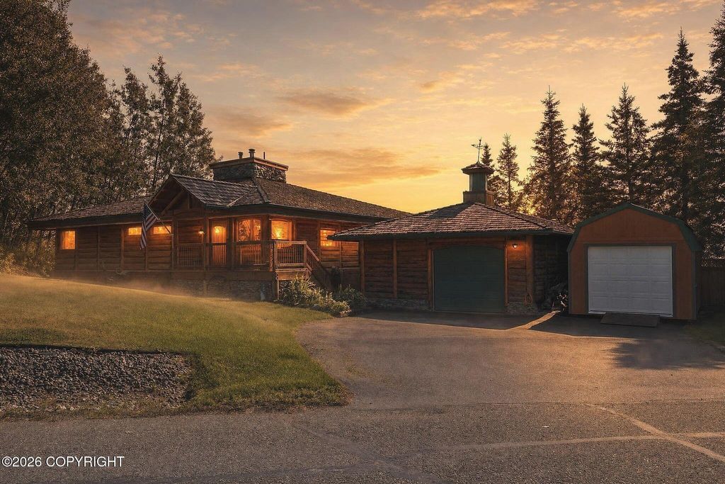 6770 W Leckwold Drive, Wasilla, AK 99623