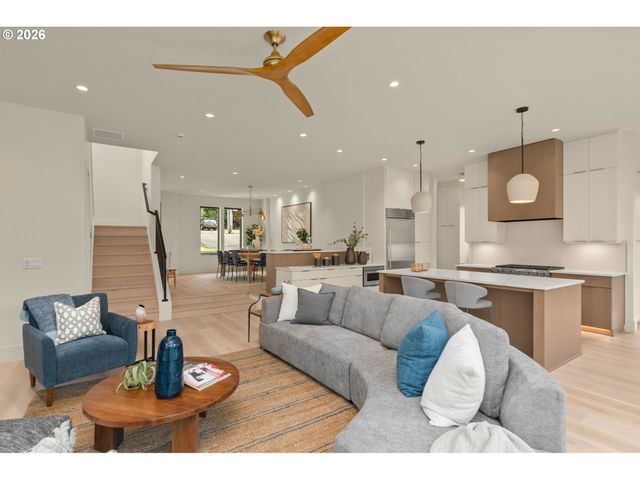 1225 SPRUCE St, Lake Oswego, OR 97034