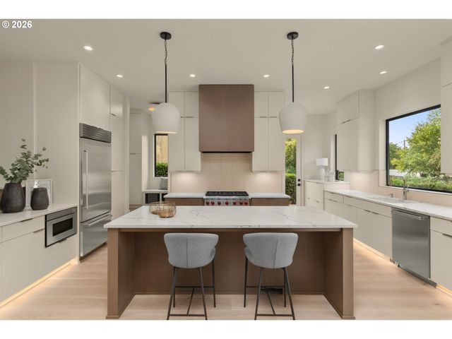 1225 SPRUCE St, Lake Oswego, OR 97034