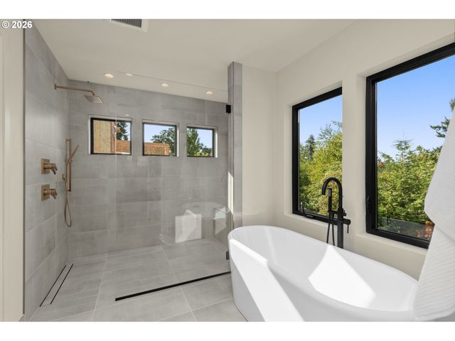 1225 SPRUCE St, Lake Oswego, OR 97034