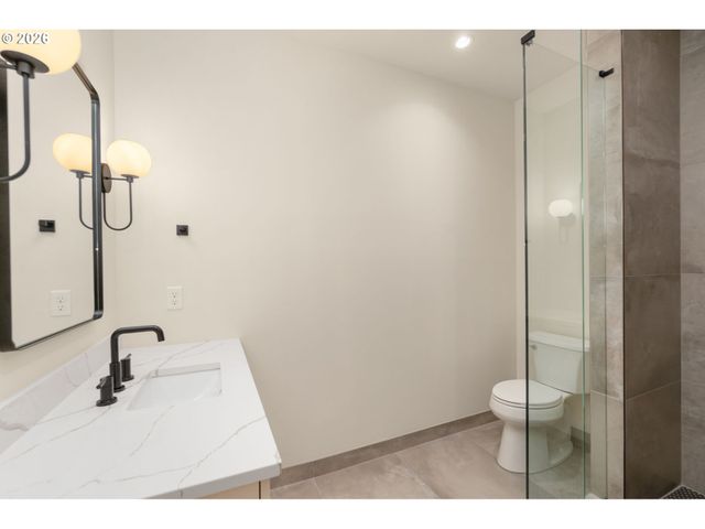 1225 SPRUCE St, Lake Oswego, OR 97034