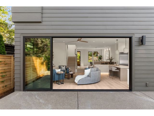 1225 SPRUCE St, Lake Oswego, OR 97034