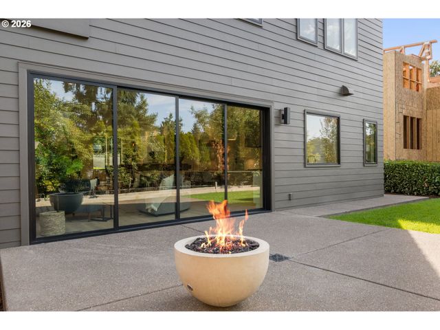 1225 SPRUCE St, Lake Oswego, OR 97034