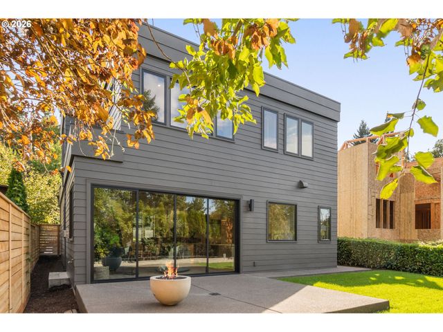 1225 SPRUCE St, Lake Oswego, OR 97034