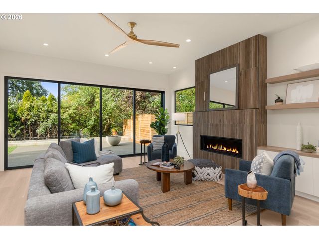 1225 SPRUCE St, Lake Oswego, OR 97034