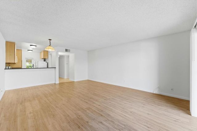 182 Tangelo 418, Irvine, CA 92618