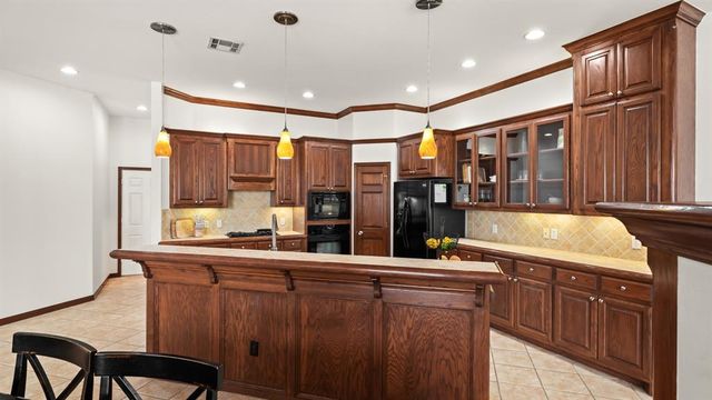 10500 Shady Glade Lane, Oklahoma City, OK 73151