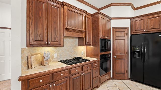 10500 Shady Glade Lane, Oklahoma City, OK 73151