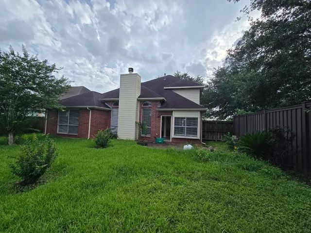 4203 Shadow Haven Drive, Fresno, TX 77545
