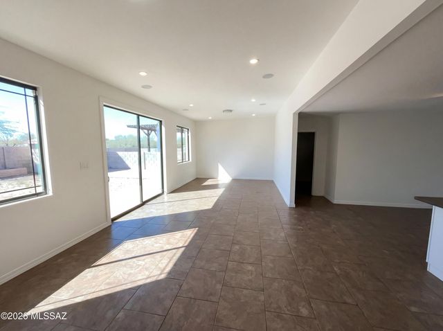 351 W Hammerhead Way, Tucson, AZ 85706