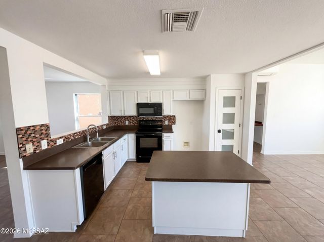 351 W Hammerhead Way, Tucson, AZ 85706