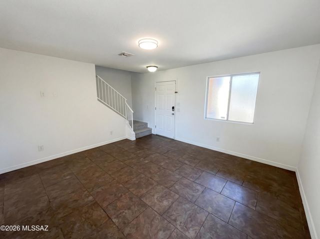 351 W Hammerhead Way, Tucson, AZ 85706