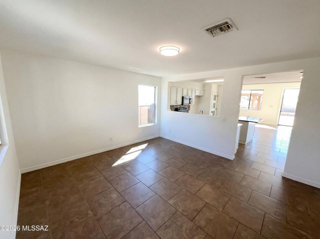 351 W Hammerhead Way, Tucson, AZ 85706