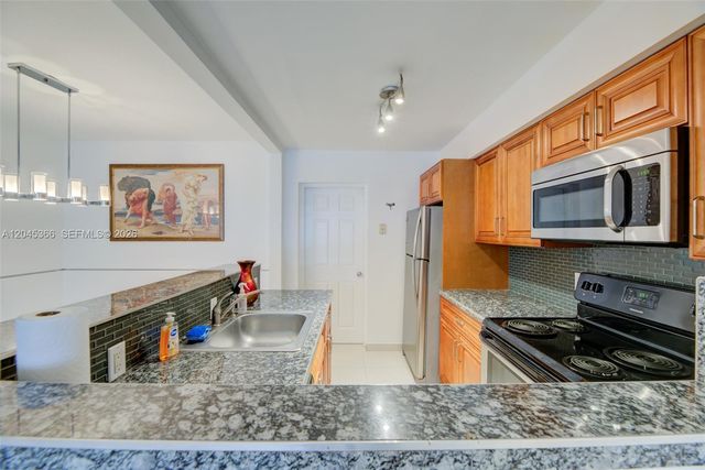 1520 N Andrews Avenue, Fort Lauderdale, FL 33311
