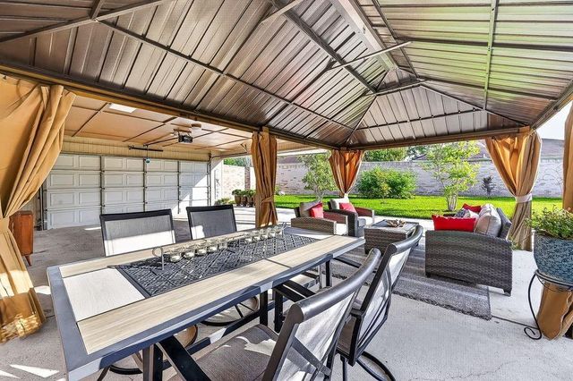 8335 Wind Veil Drive, Houston, TX 77040