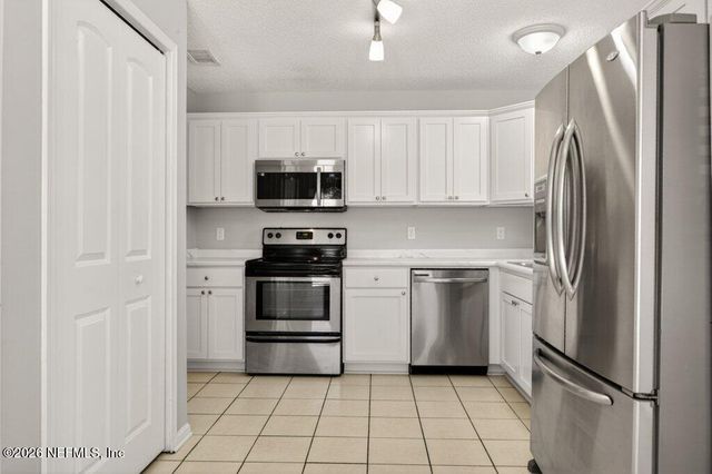 10204 LONE STAR Road, Jacksonville, FL 32225