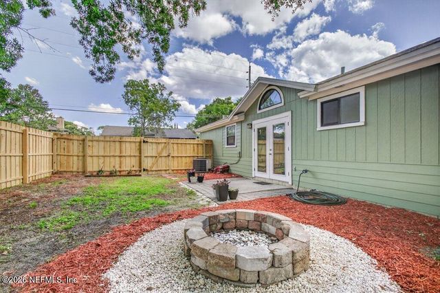 10204 LONE STAR Road, Jacksonville, FL 32225