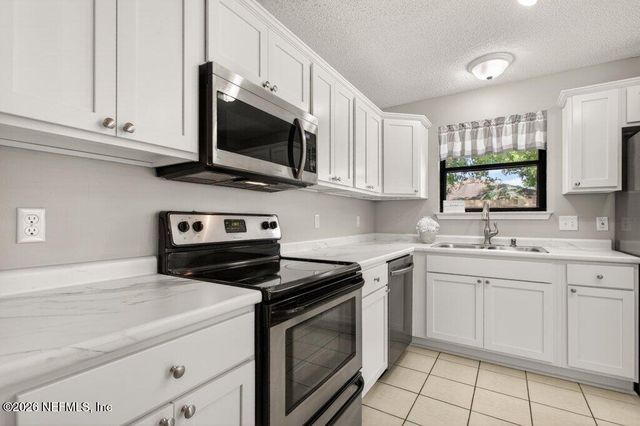 10204 LONE STAR Road, Jacksonville, FL 32225