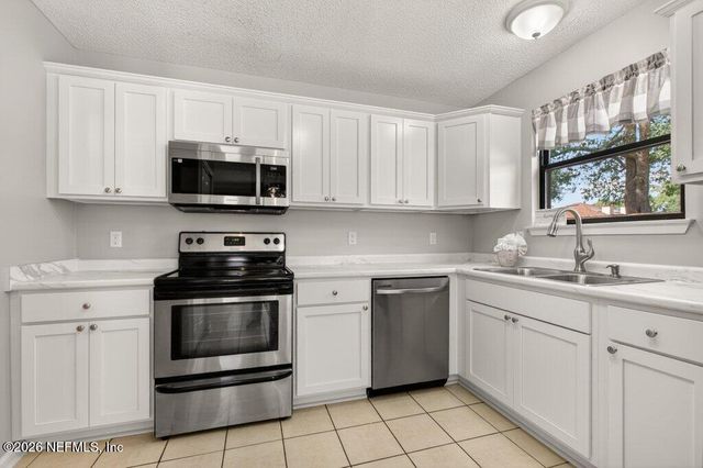 10204 LONE STAR Road, Jacksonville, FL 32225