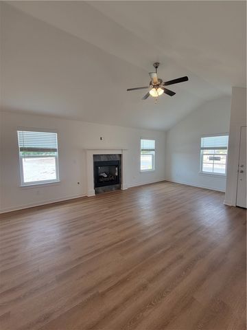 555 Cresswell Drive, Fayetteville, AR 72704