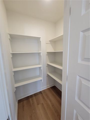 555 Cresswell Drive, Fayetteville, AR 72704