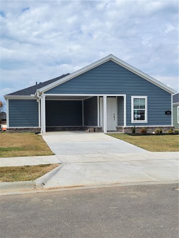 555 Cresswell Drive, Fayetteville, AR 72704