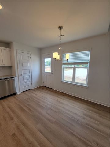 555 Cresswell Drive, Fayetteville, AR 72704