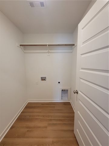 555 Cresswell Drive, Fayetteville, AR 72704