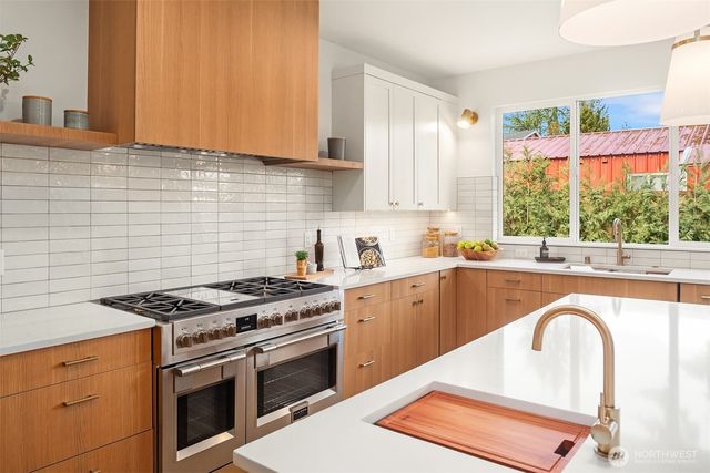 13693 NE 101st Street, Kirkland, WA 98033