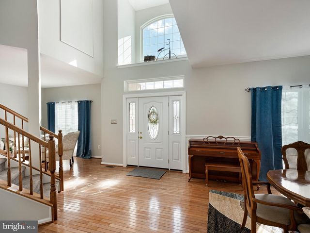 56 REDCEDAR CIR, Collegeville, PA 19426